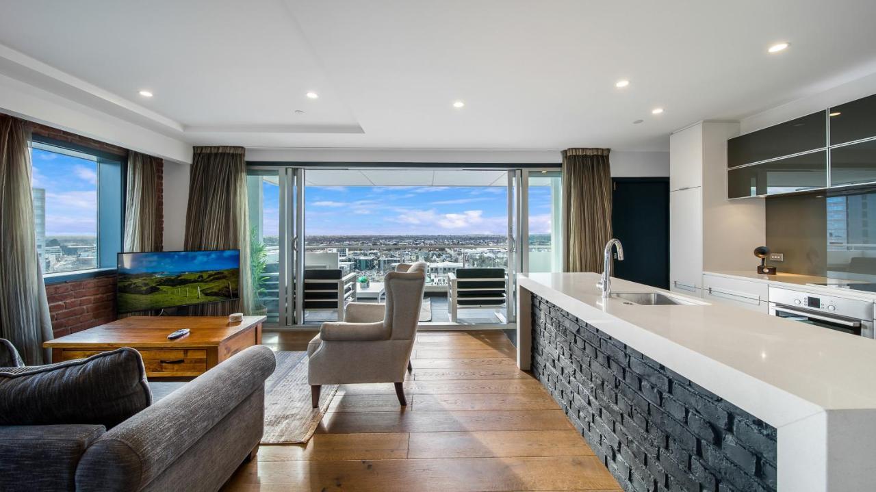 Central City View With Free Valet Parking Christchurch Buitenkant foto
