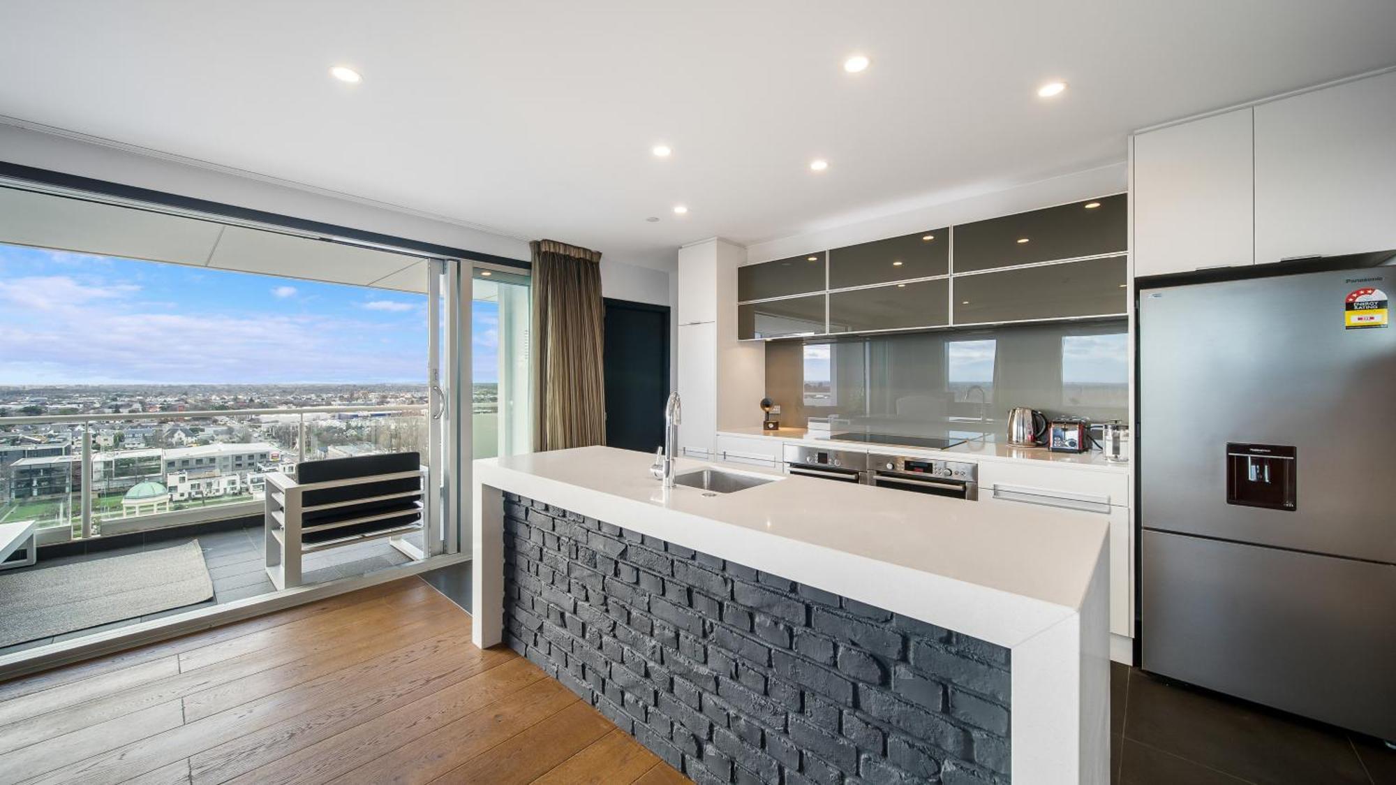 Central City View With Free Valet Parking Christchurch Buitenkant foto
